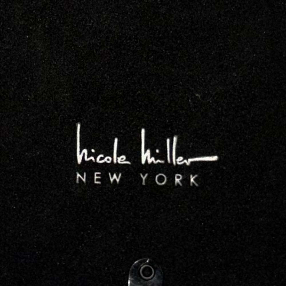 ๐๐๐ NWT Nicole Miller New York
3 Section Picture Frame In Black Enamel 3x3 - Picture 3 of 10